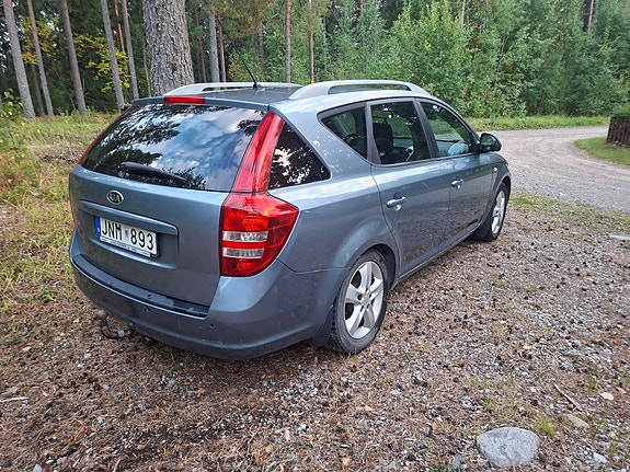 Kia Ceed 3 of 5