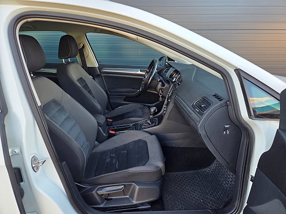 Volkswagen Golf Alltrack 16 of 20