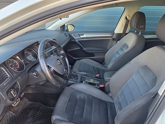 Volkswagen Golf Alltrack 12 of 20