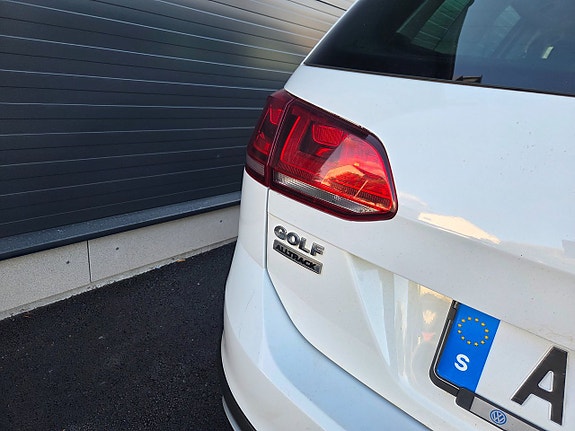 Volkswagen Golf Alltrack 10 of 20