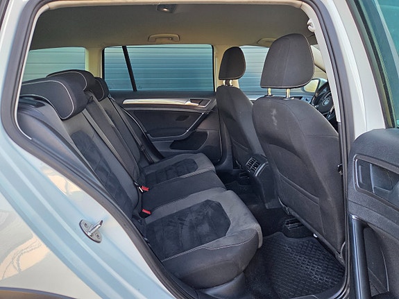 Volkswagen Golf Alltrack 18 of 20