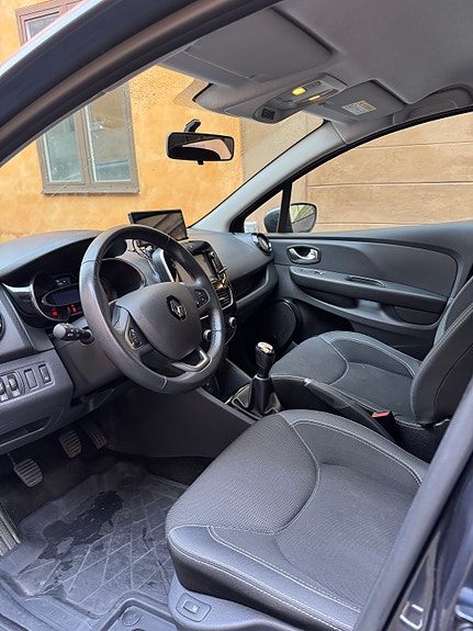 Renault Clio 8 of 10