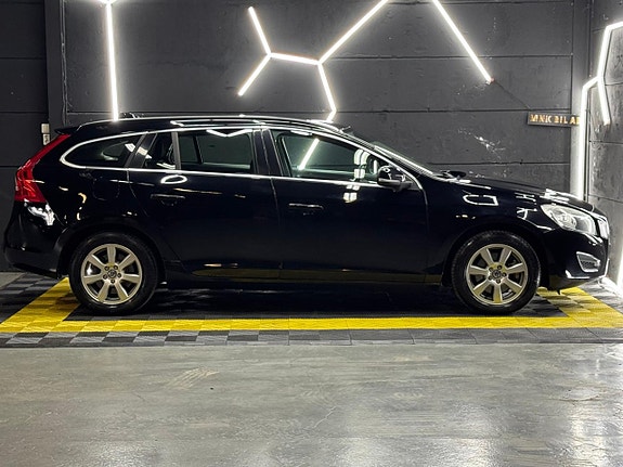 Volvo V60 7 of 23