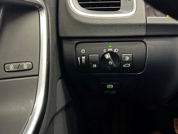 Volvo V60 10 of 23