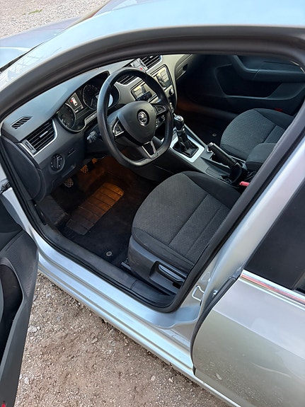 Skoda Octavia 8 of 11