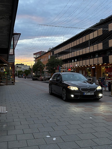 BMW 525d 2 of 6