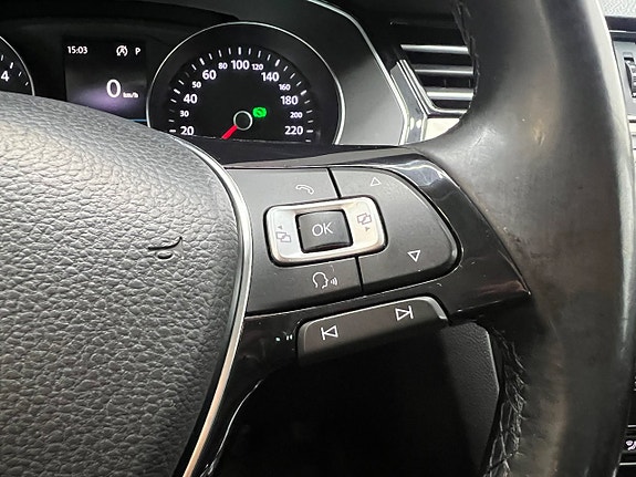 Volkswagen Passat 25 of 30
