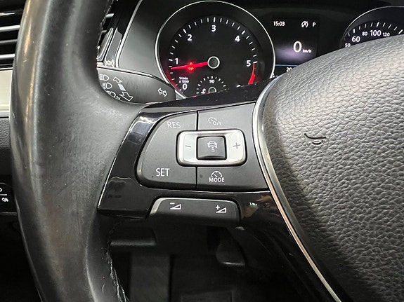Volkswagen Passat 24 of 30