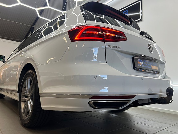 Volkswagen Passat 13 of 30