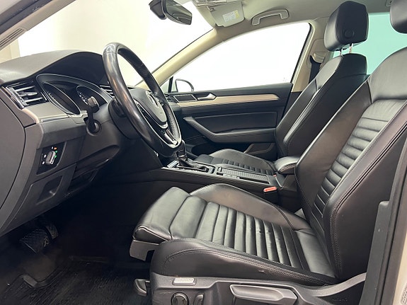 Volkswagen Passat 27 of 30