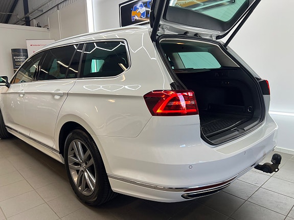 Volkswagen Passat 14 of 30