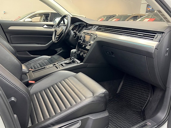 Volkswagen Passat 29 of 30
