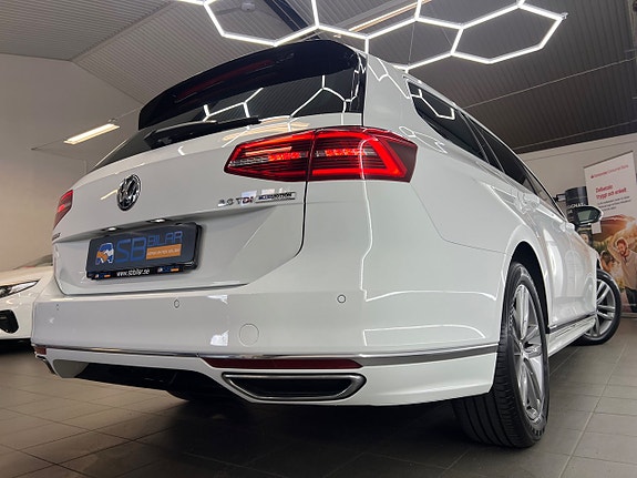 Volkswagen Passat 12 of 30