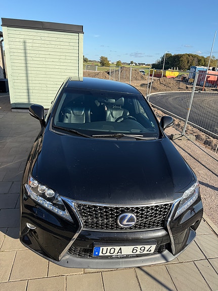 Lexus RX450h 2 of 5