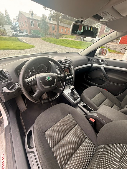 Skoda Octavia Scout 5 of 6