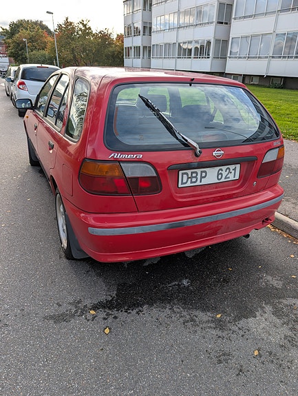 Nissan Almera 10 of 23