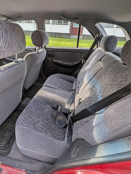 Nissan Almera 16 of 23