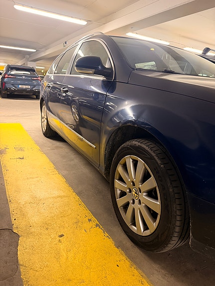 Volkswagen Passat 5 of 6