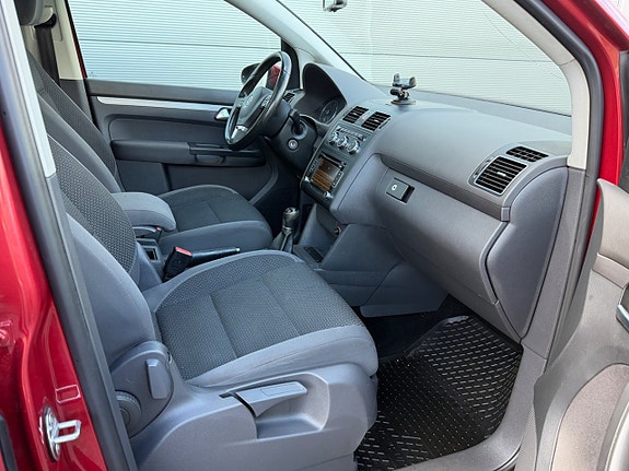 Volkswagen Touran 15 of 15