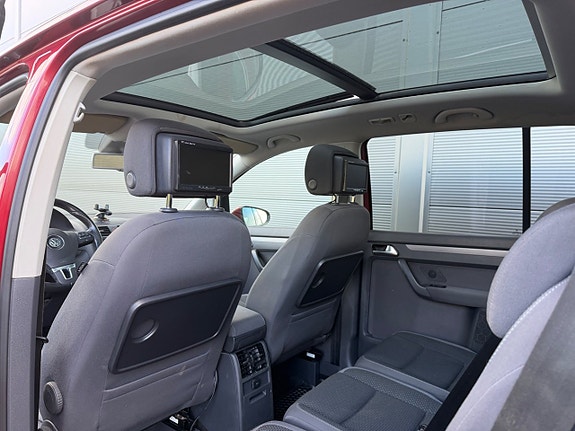 Volkswagen Touran 6 of 15