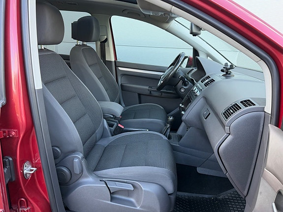Volkswagen Touran 5 of 15