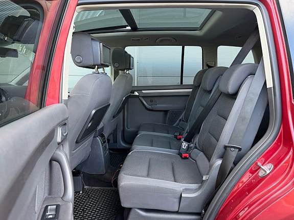 Volkswagen Touran 7 of 15
