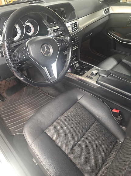 Mercedes-Benz E250 12 of 18