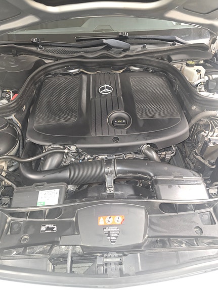 Mercedes-Benz E250 8 of 18