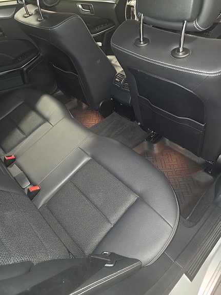 Mercedes-Benz E250 10 of 18