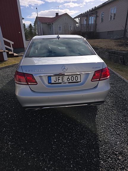 Mercedes-Benz E250 5 of 18