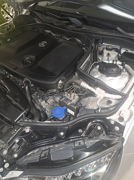 Mercedes-Benz E250 16 of 18