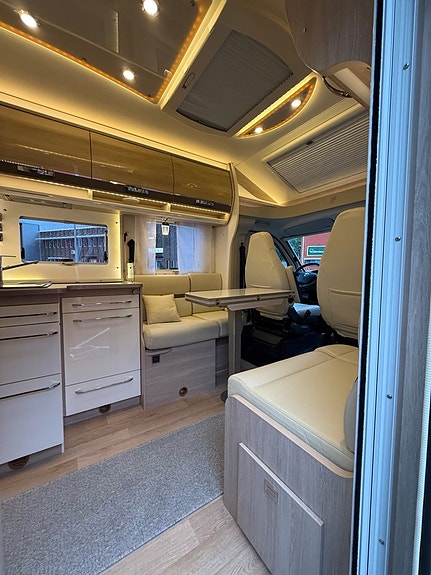 Rapido 696F 2.3 Premium Edition|Scandinavian Exlusive 150 hk Q-bäd 9 of 29