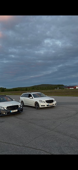 Mercedes-Benz E350 4 of 9