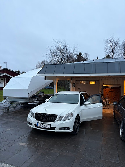 Mercedes-Benz E350 9 of 9