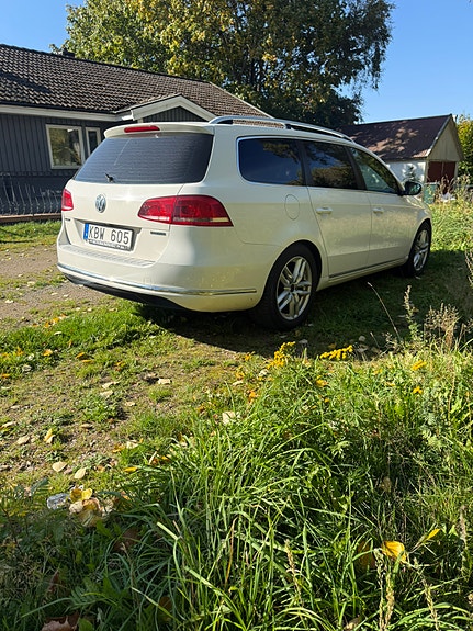 Volkswagen Passat 4 of 9