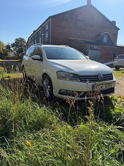 Volkswagen Passat 3 of 9