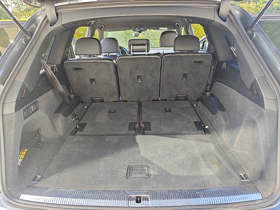 Audi Q7 4 of 8