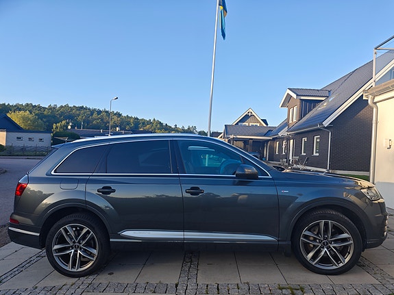 Audi Q7 3 of 8
