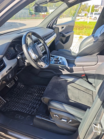 Audi Q7 8 of 8