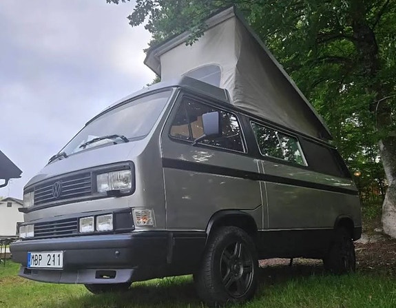Volkswagen Caravelle 4 of 5