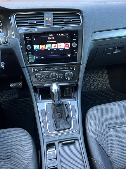 Volkswagen Golf VII 7 of 9