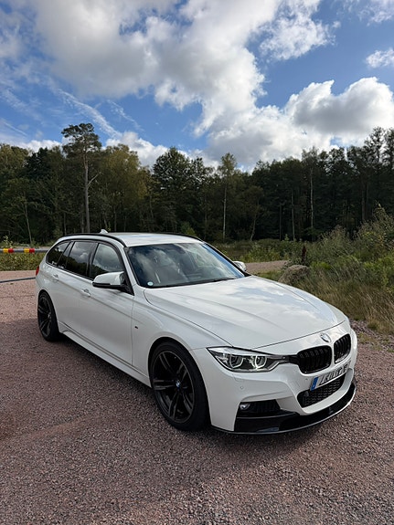 BMW 320i 4 of 8