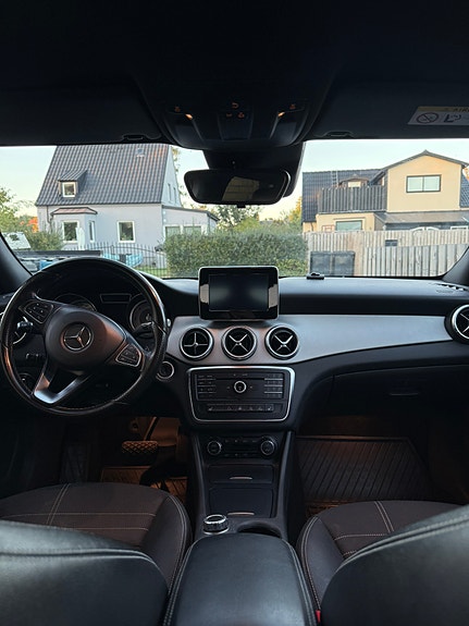 Mercedes-Benz CLA220 7 of 8
