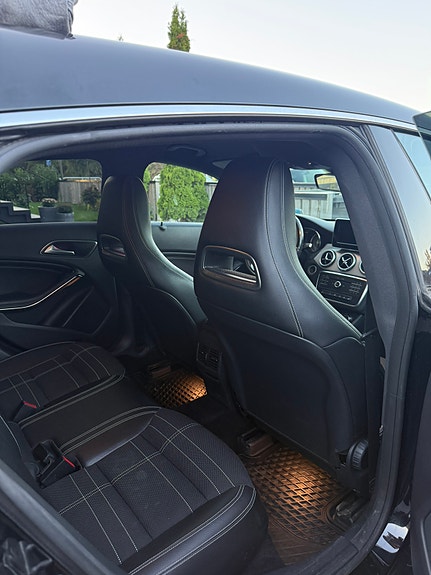 Mercedes-Benz CLA220 5 of 8