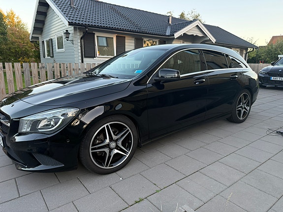 Mercedes-Benz CLA220 4 of 8