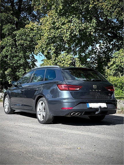 Seat Leon 2 of 9