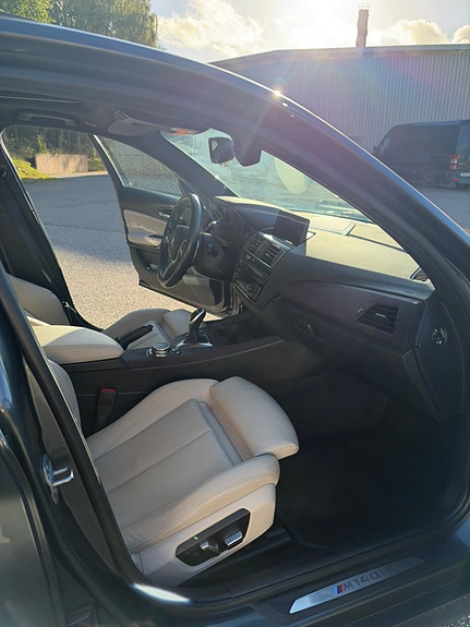 BMW M140i 8 of 10