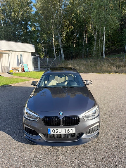 BMW M140i 2 of 10