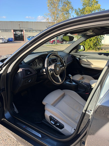 BMW M140i 6 of 10