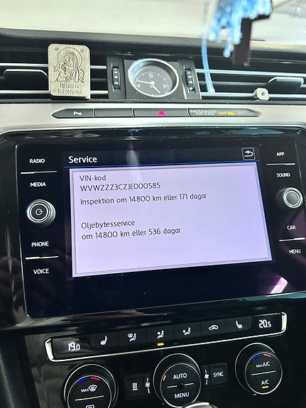 Volkswagen Passat Alltrack 16 of 18